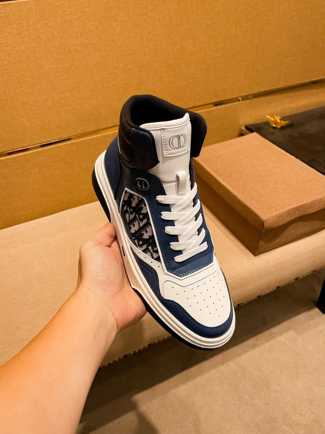 Men's shoes💰 480💰[Dior]🔥 High-end men's shoes brand official website 1:1 latest masterpiece: the upper is made of Italian imported first-layer cowhide with a comfortable and breathable lining➕original non-slip and wear-resistant outsole🔥, making walking more convenient and comfortable! An exclusive new model, a stunning work, a beautiful 1:1 replica [color] compared to the official quality! Create a fashionable personality to set off your uniqueness! A must-have for trendy men! Classic🔥Size: 38-44 Color: 🔥Multiple colors available🔥.